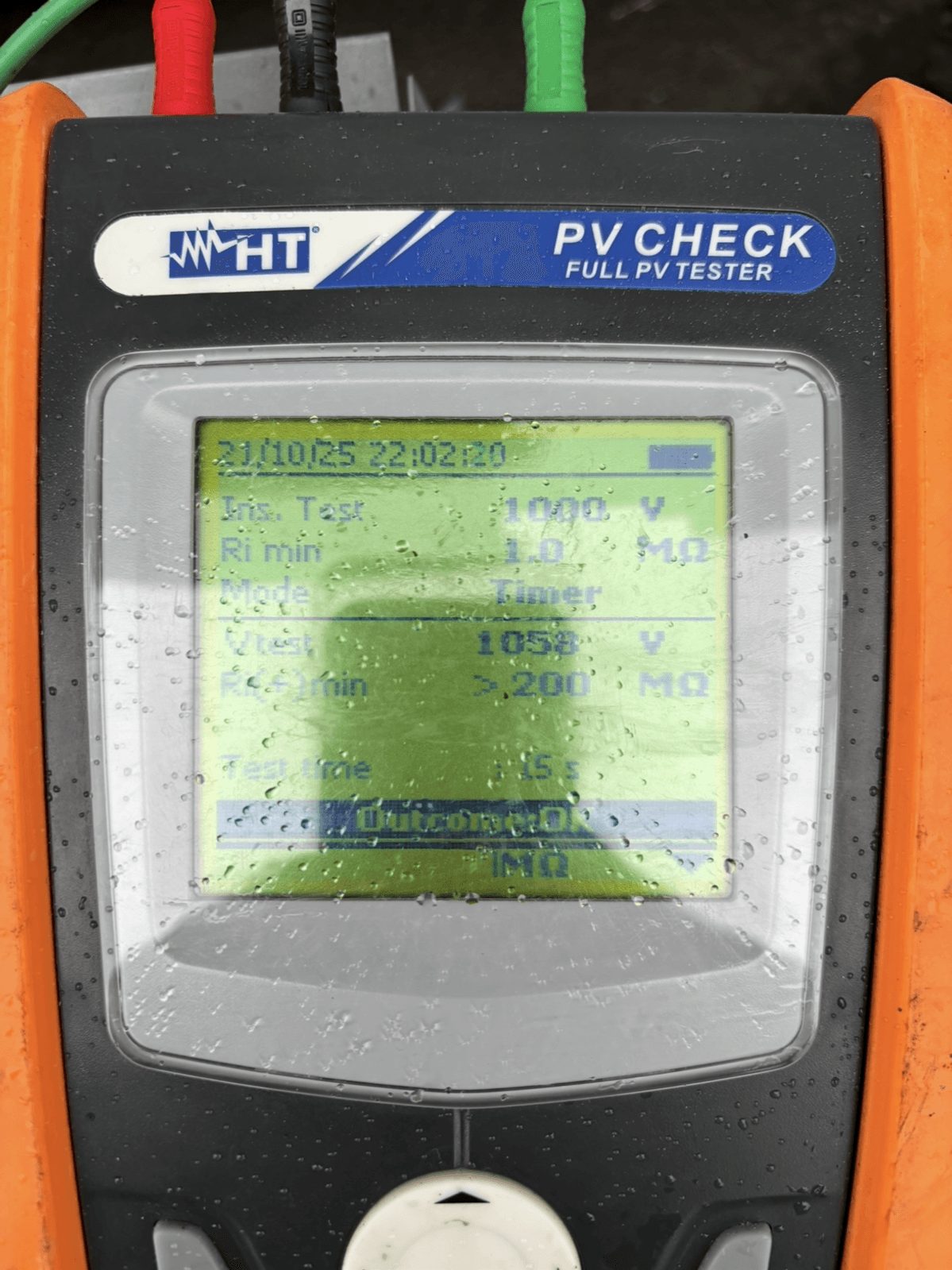 PV-måleinstrument viser resultat af strengmåling